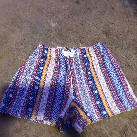 Flower shorts - Picture 3 of 3